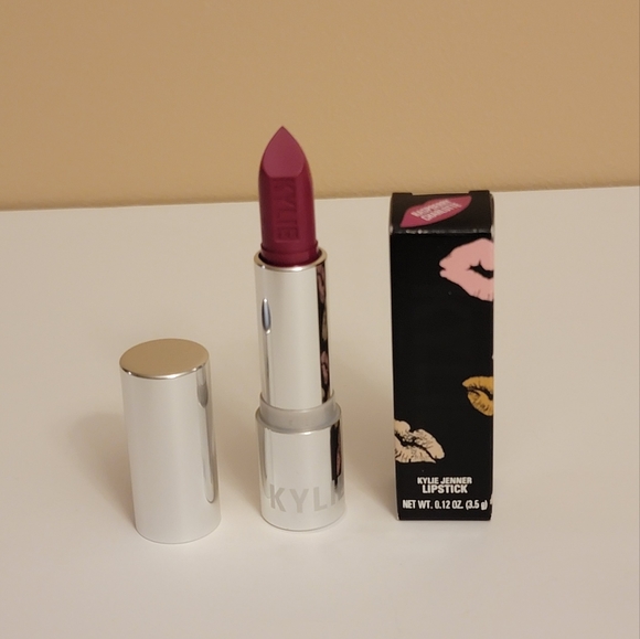 Kylie Jenner "Raspberry Charlotte" Lipstick